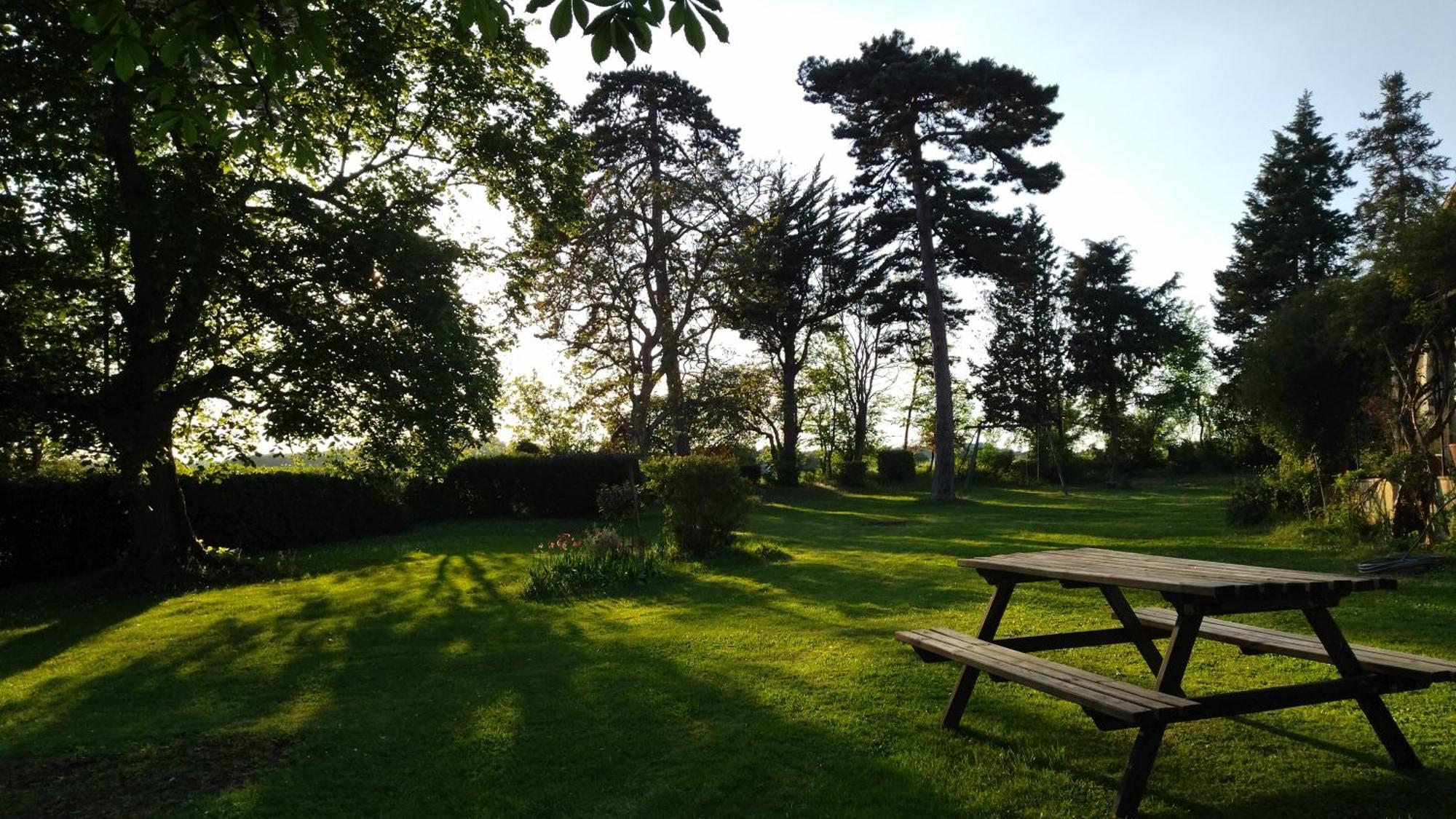 Le Gavachon Bed & Breakfast Leboulin Bagian luar foto