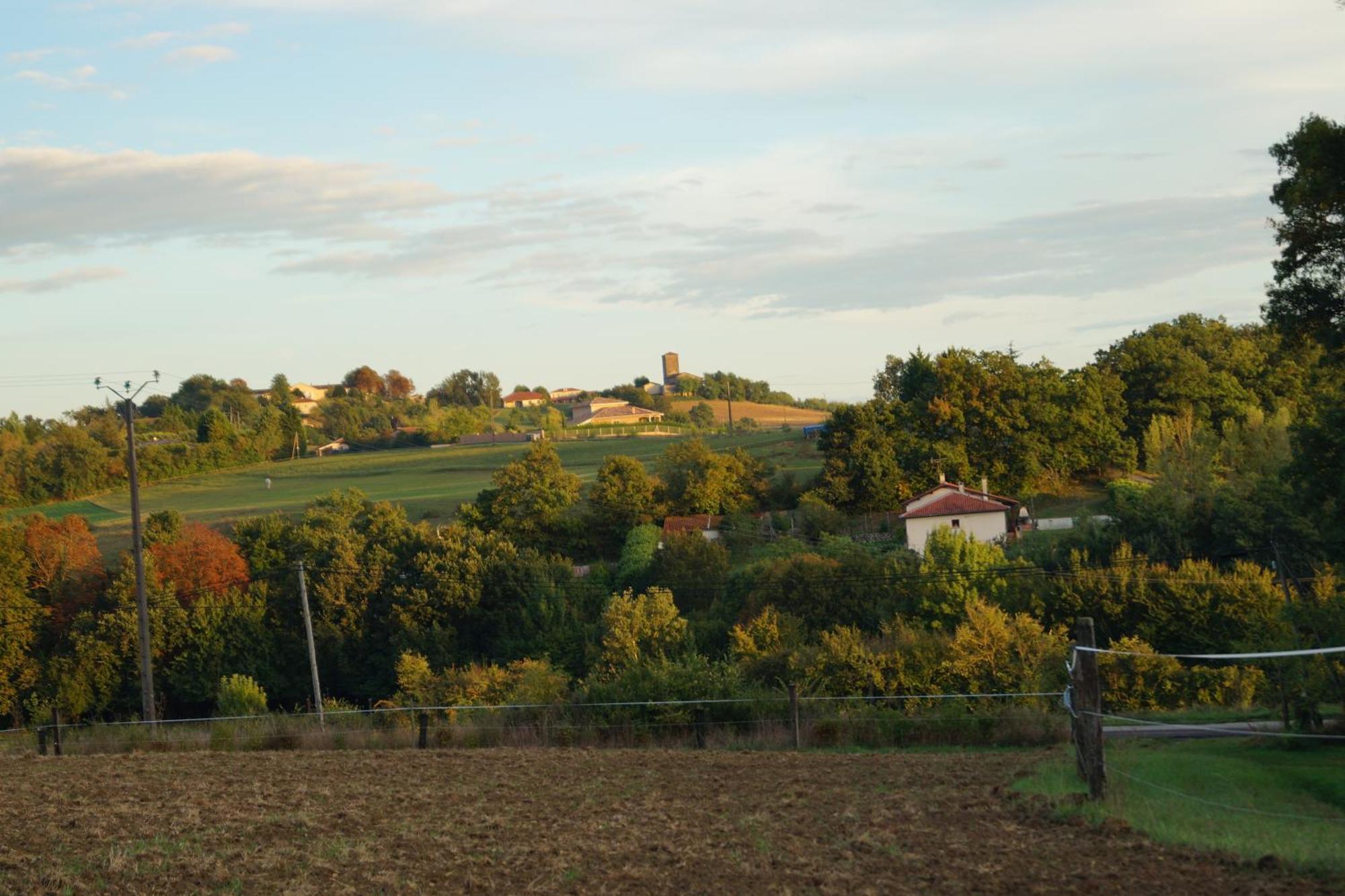 Le Gavachon Bed & Breakfast Leboulin Bagian luar foto