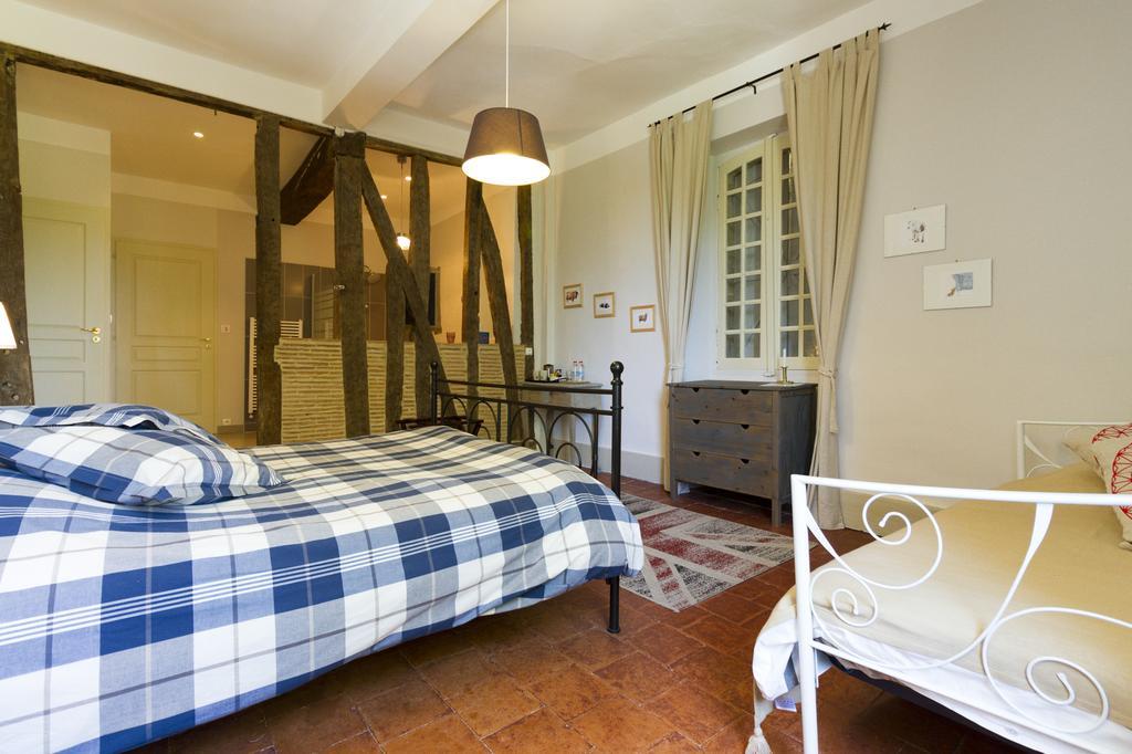Le Gavachon Bed & Breakfast Leboulin Bagian luar foto