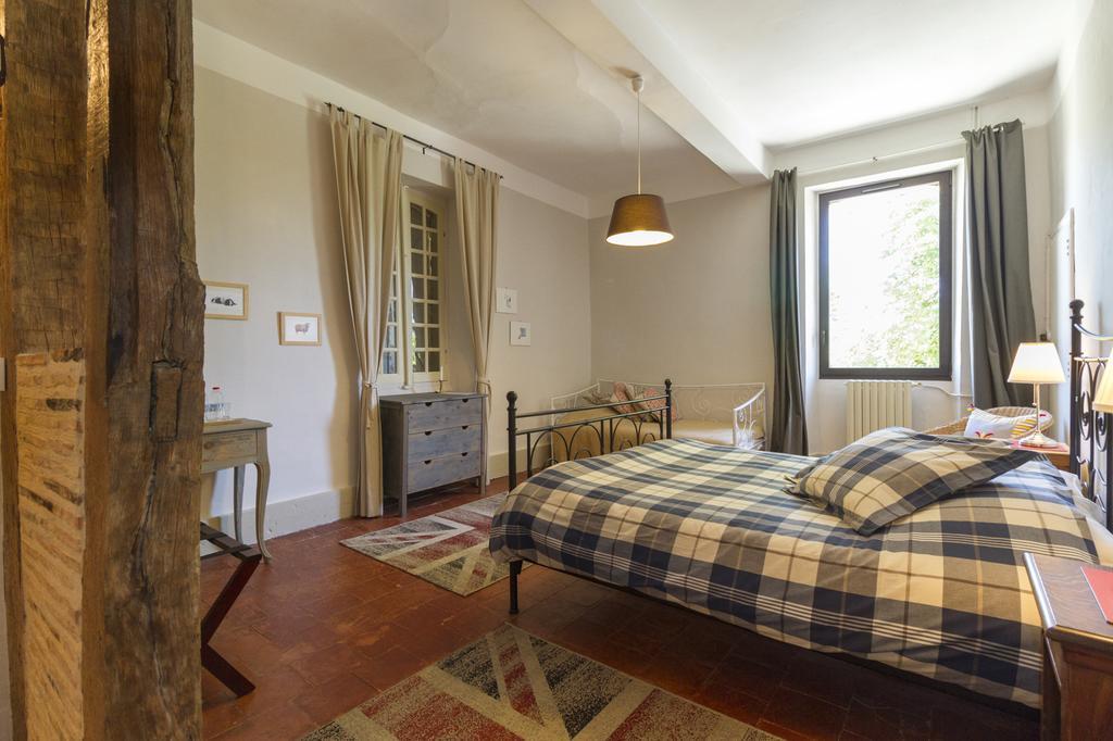 Le Gavachon Bed & Breakfast Leboulin Bagian luar foto